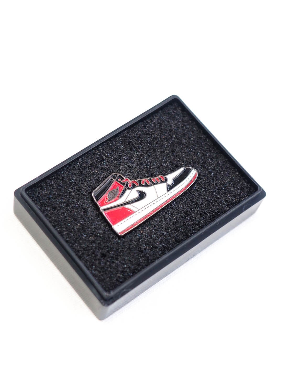 pins air jordan 1 black toe