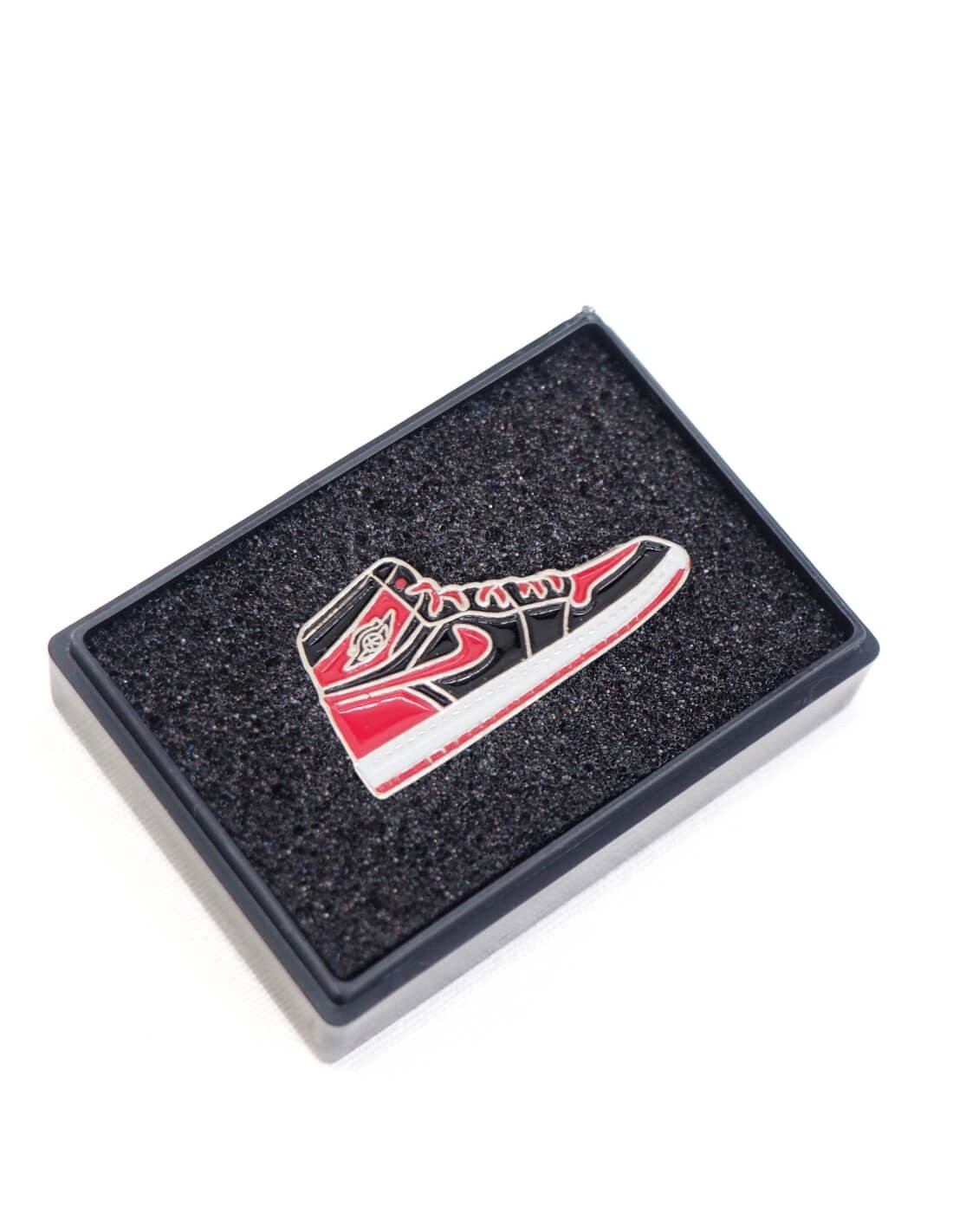 Pins Sneakers Jordan 1 Bred| Fskorp Ltd