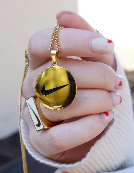 Collier Nike Swoosh doré