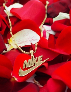 Collier Nike Logo Or 2