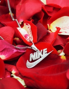 Collier Streetwear Nike Logo Argent 2