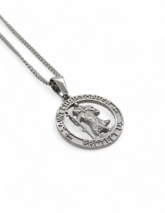Collier argenté avec pendentif saint christophe
