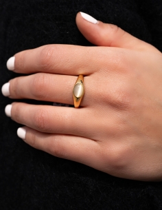 bague dorée cabochon oeil de chat blanc nacre 2