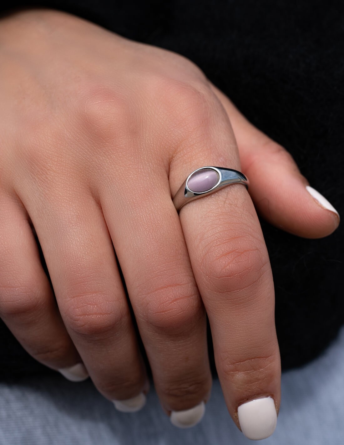 bague cabochon oeil de chat rose et argentée