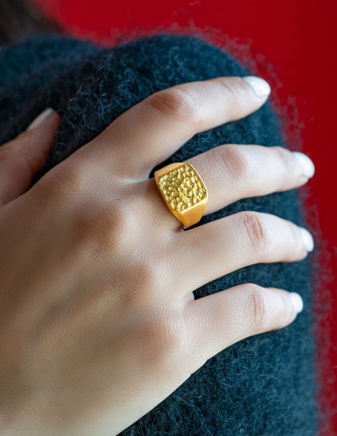 bague chevalière femme effet martelé