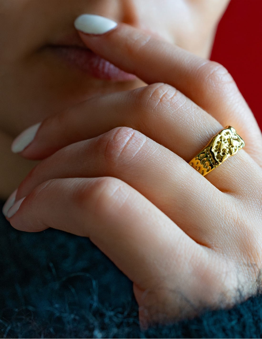 bague destructurée martelée dorée