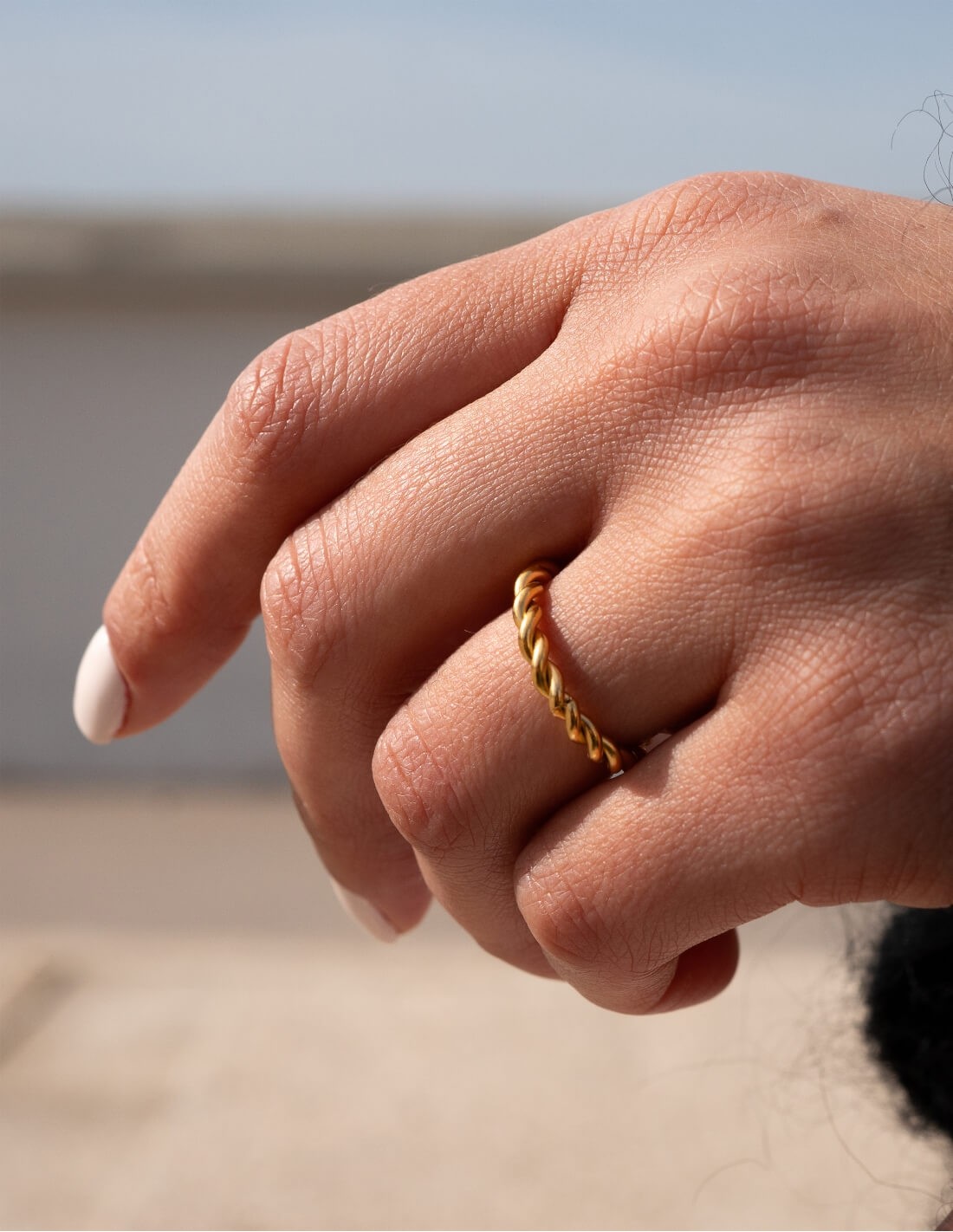 bague tressée fine dorée pour femme