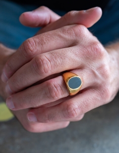 bague chevaliere doree pierre onyx noire 2