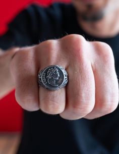 bague chevalière césar argentée 2