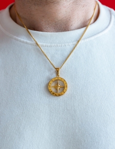Collier doré streetwear pendentif compass 2