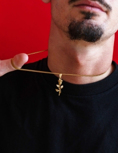 Collier doré streetwear pendentif rose 2