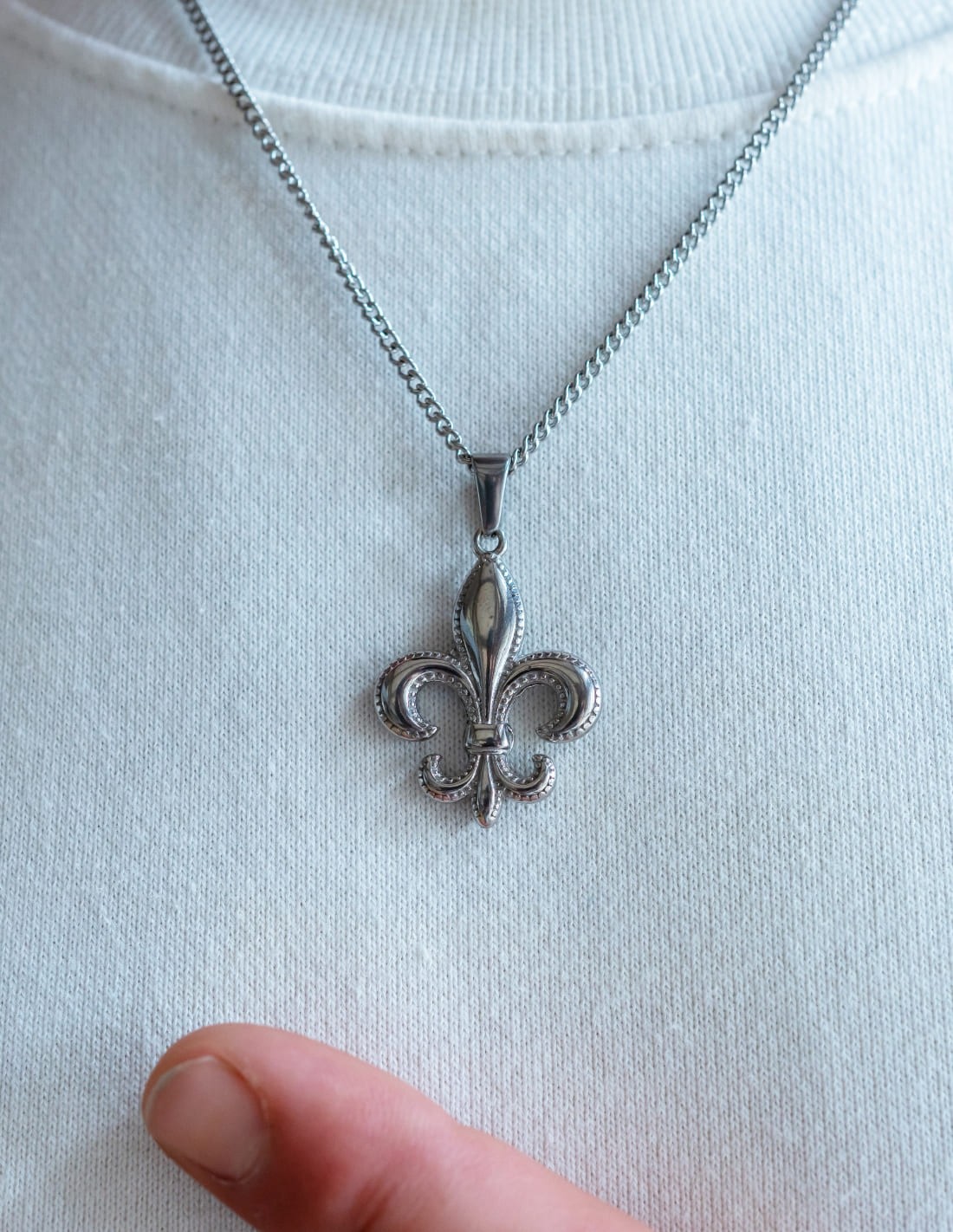 Collier Fleur de lys argenté