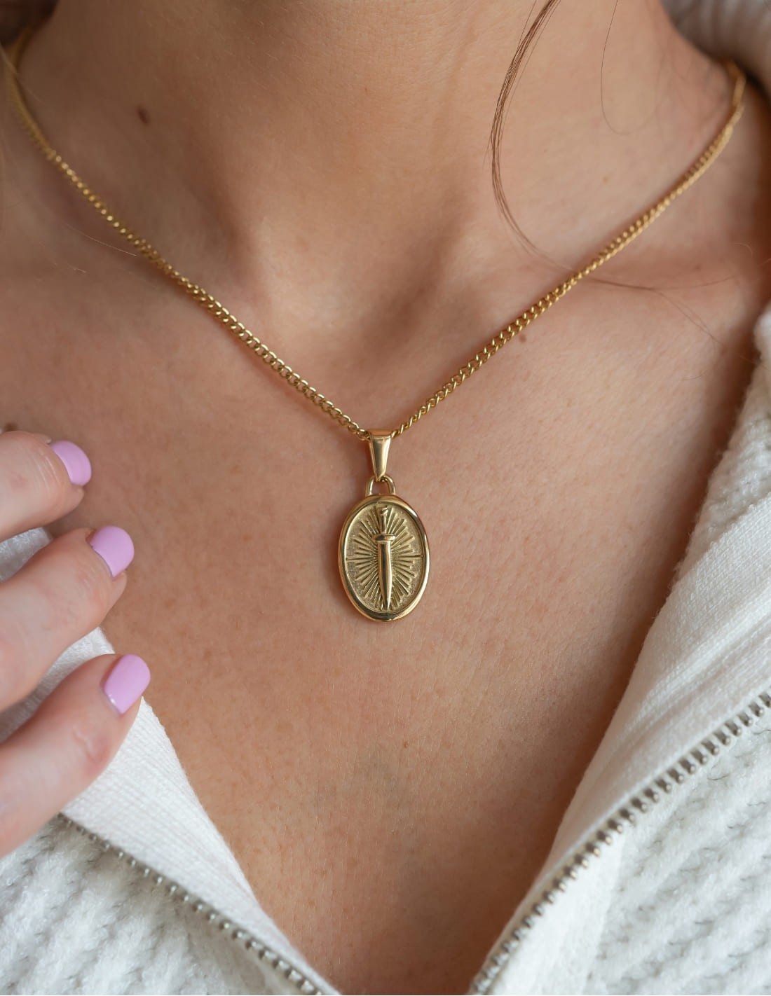 Collier épée dague doré