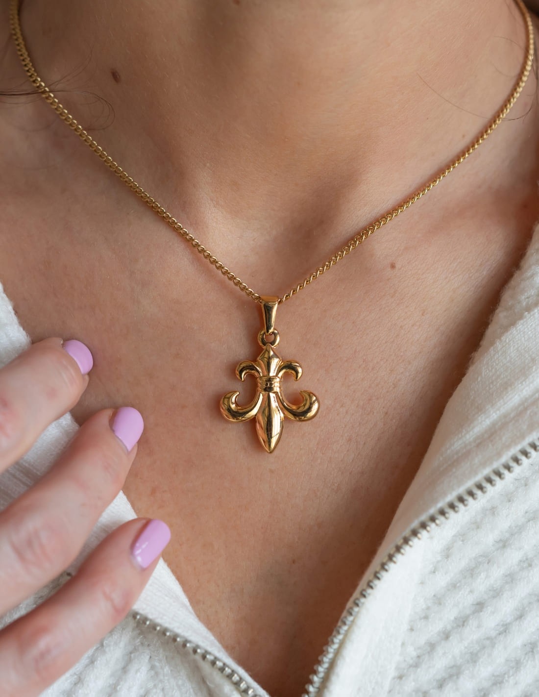 Collier Fleur de lys inversée doré