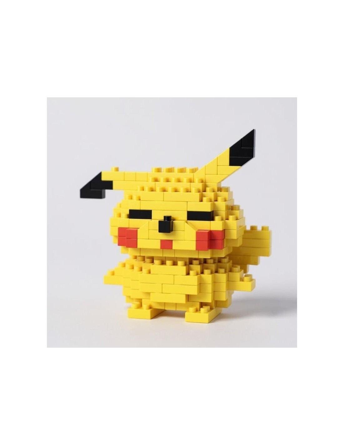 figurine construction pikachu