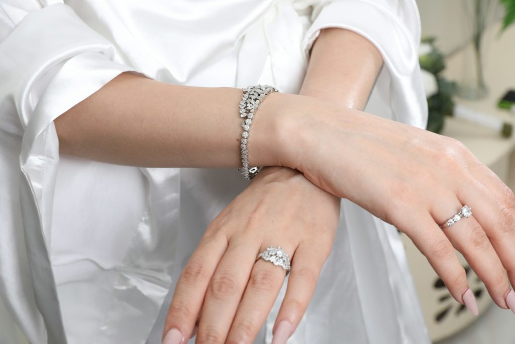 bijoux argentés pour femme